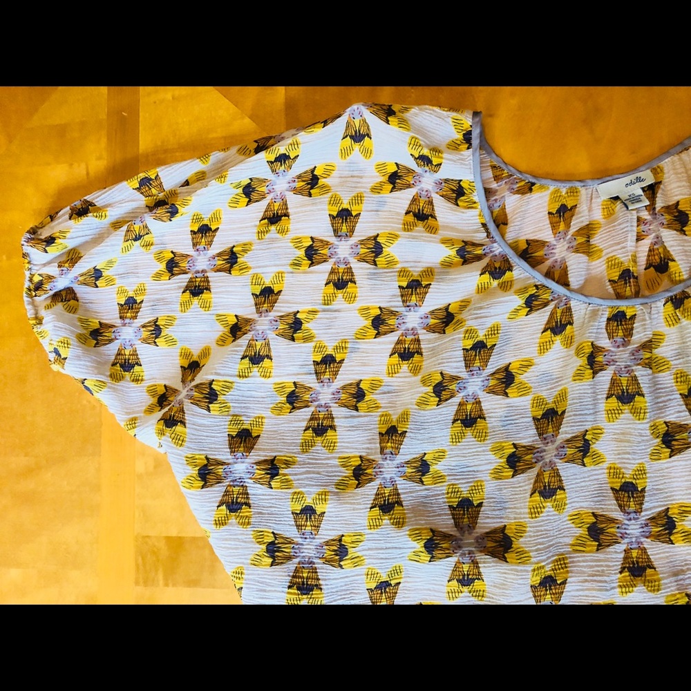 ANTHROPOLOGIE Beautiful Silk top with moth pattern